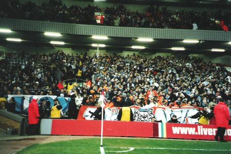 UEFA-02-A-LIVERPOOOL-OM 01.jpg